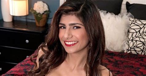 mia khalifa titties|Mia Khalifa Big Tits Porn Videos 